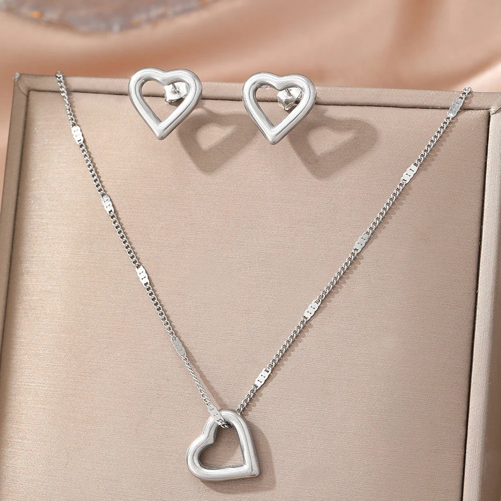 woiwoi Stainless Steel Jewelry Set Necklace and Earrings with New Romantic Love Pendant Minimalist Women's Jewelry Set Gift